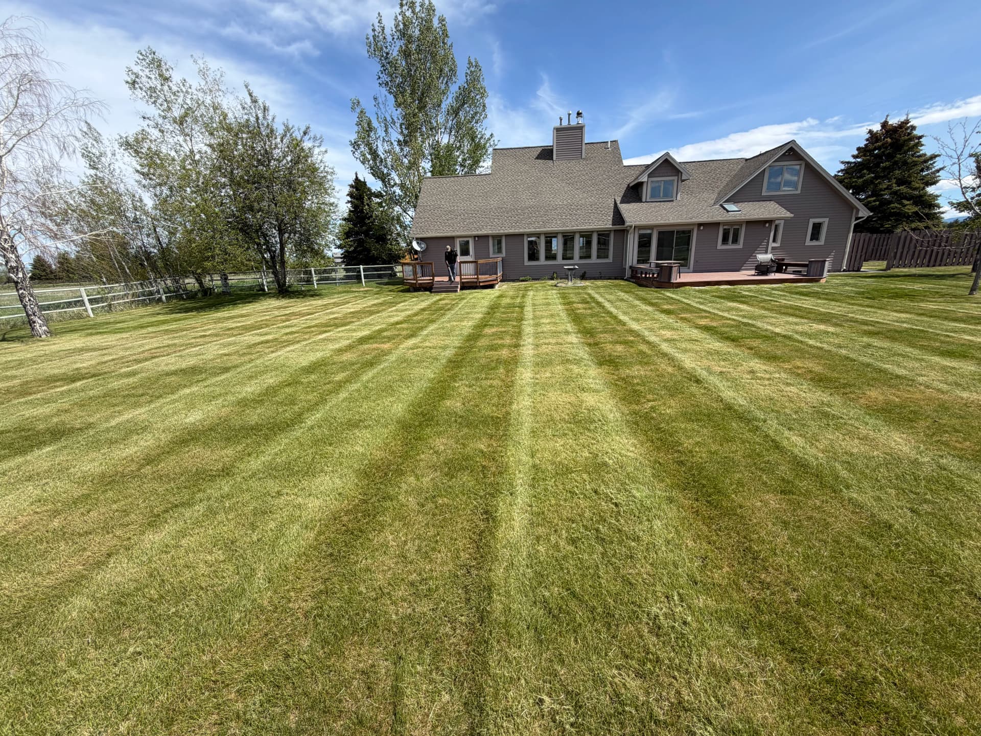 Gallery photos for Clean Stripes and Sharp Cuts on Every Lawn We Touch: Image #4